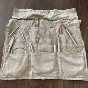 Set of Circular Knitting Needles with Holder